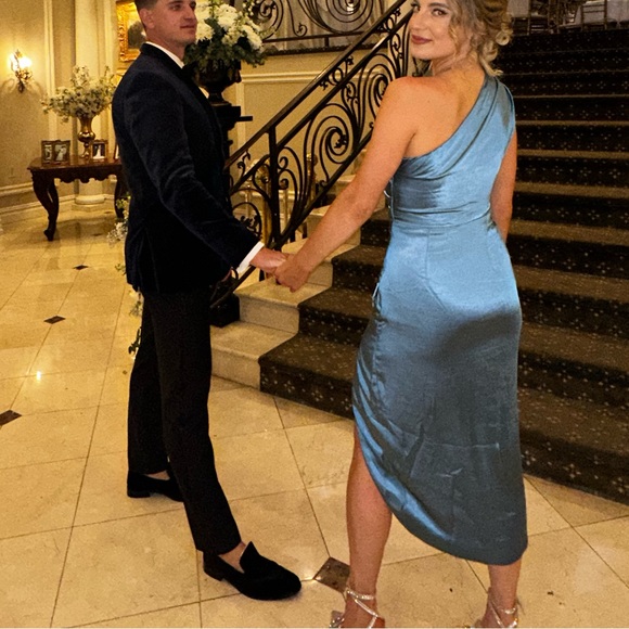 Cassini Dress in Blue (Revolve) - Picture 4 of 7